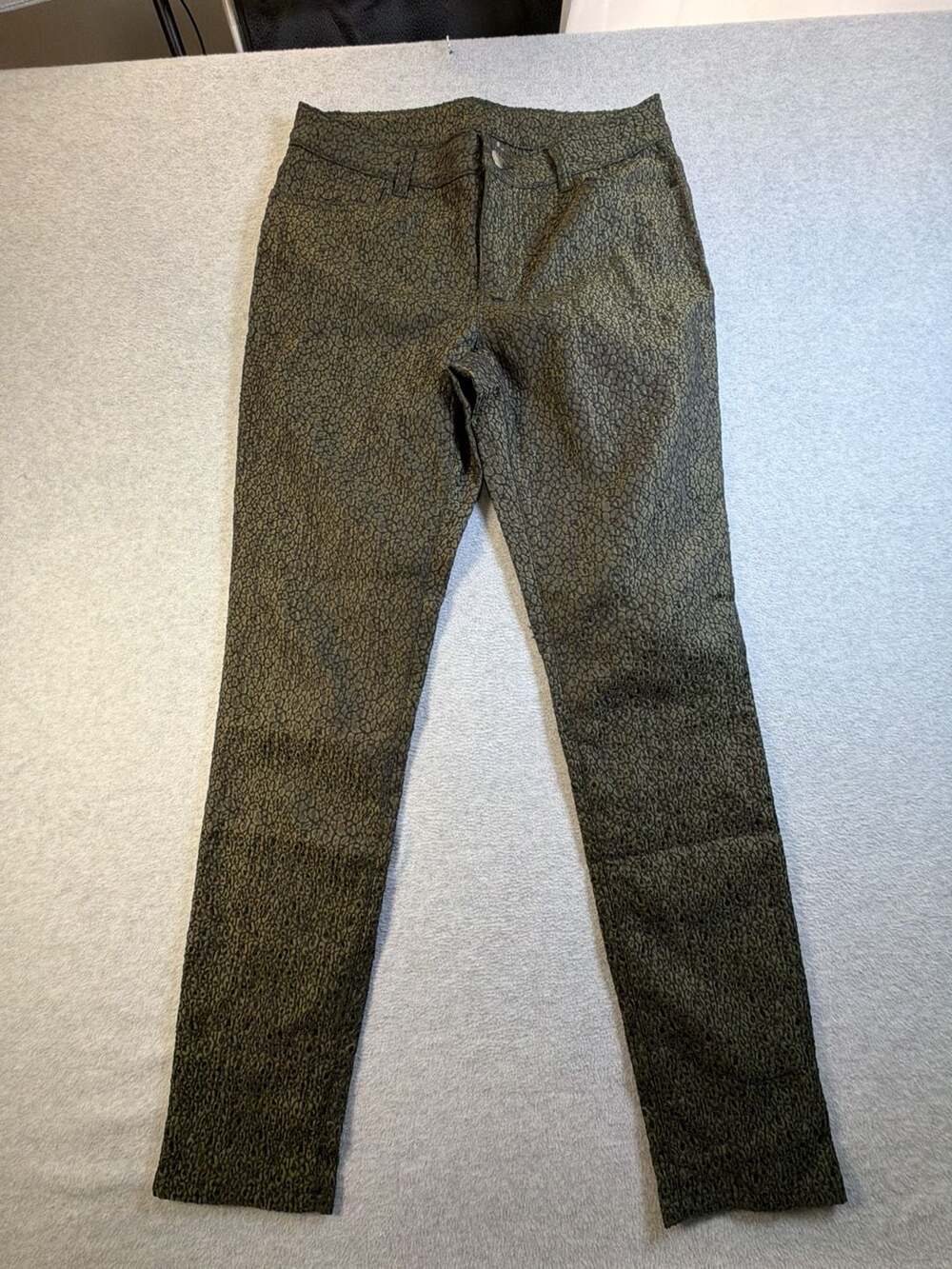 A.Z.I. Jeans Size 8 Animal Print Pants Green Gold Metallic